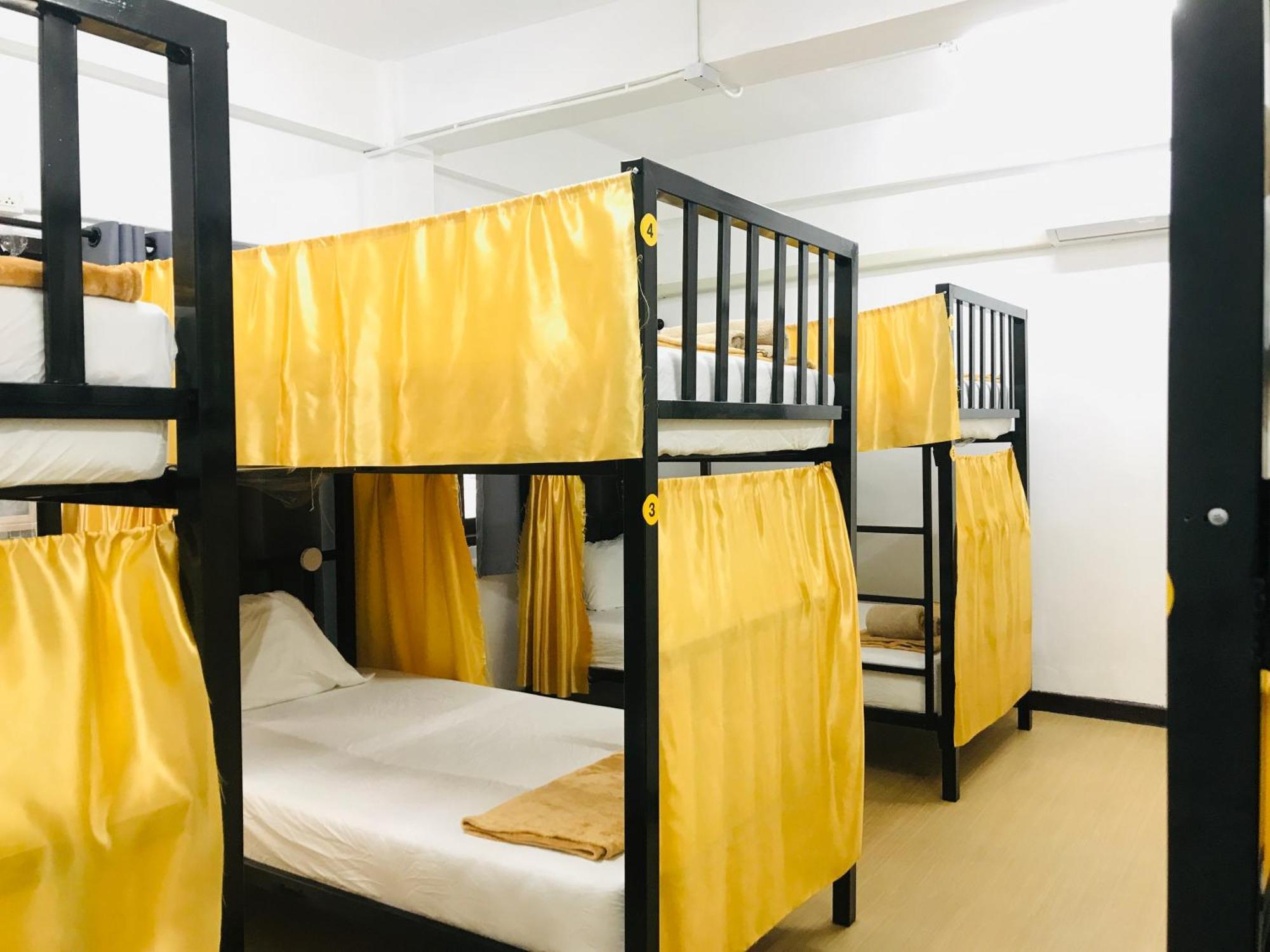 Silom Guesthouse バンコク都 エクステリア 写真